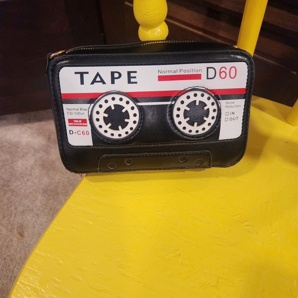 Retro Cassette Tape Design Portable Audio Case - Black